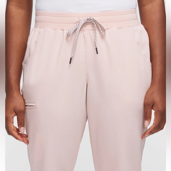Jaanuu 5-Pocket Classic Jogger Scrubs in Blushing Pink - Picture 2 of 6